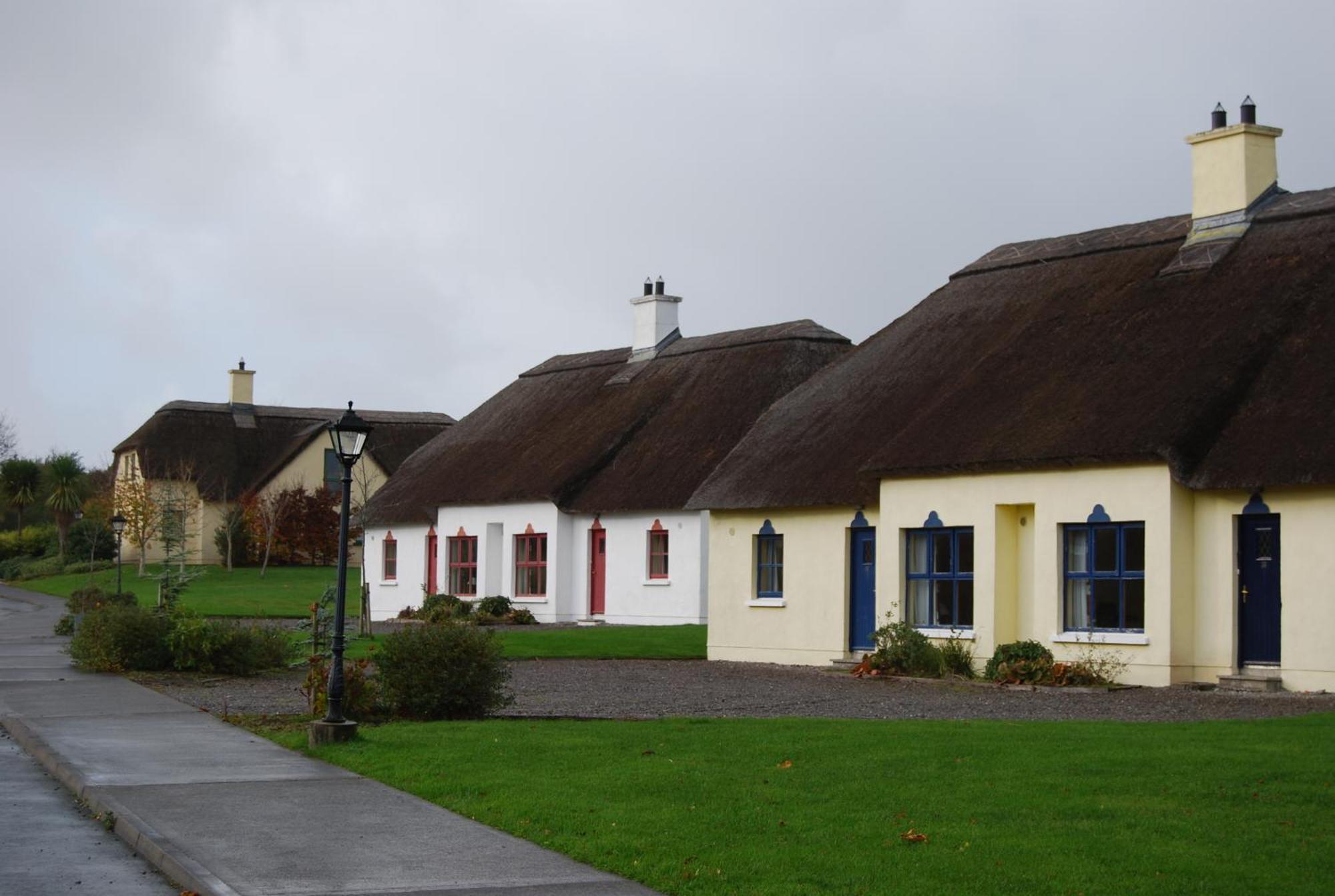 Old Killarney Cottages Extérieur photo